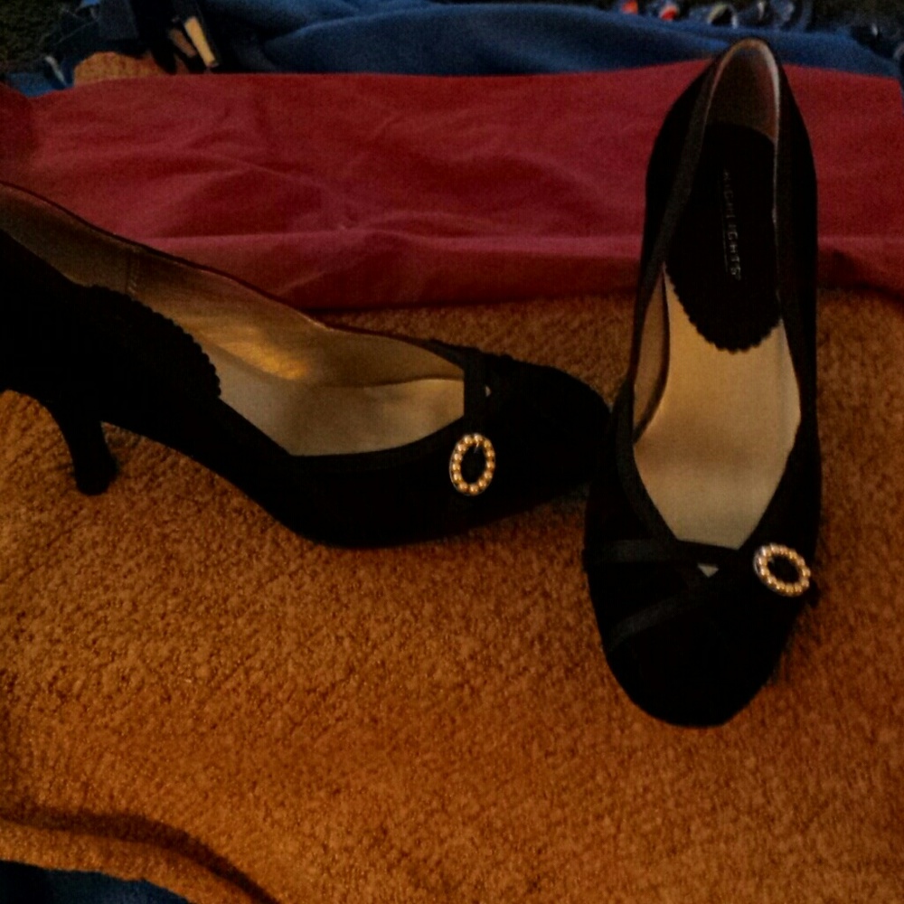 Black velvet shoes 2 in heels never worn