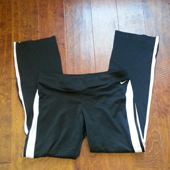 Nike pants - Picture 3 of 3