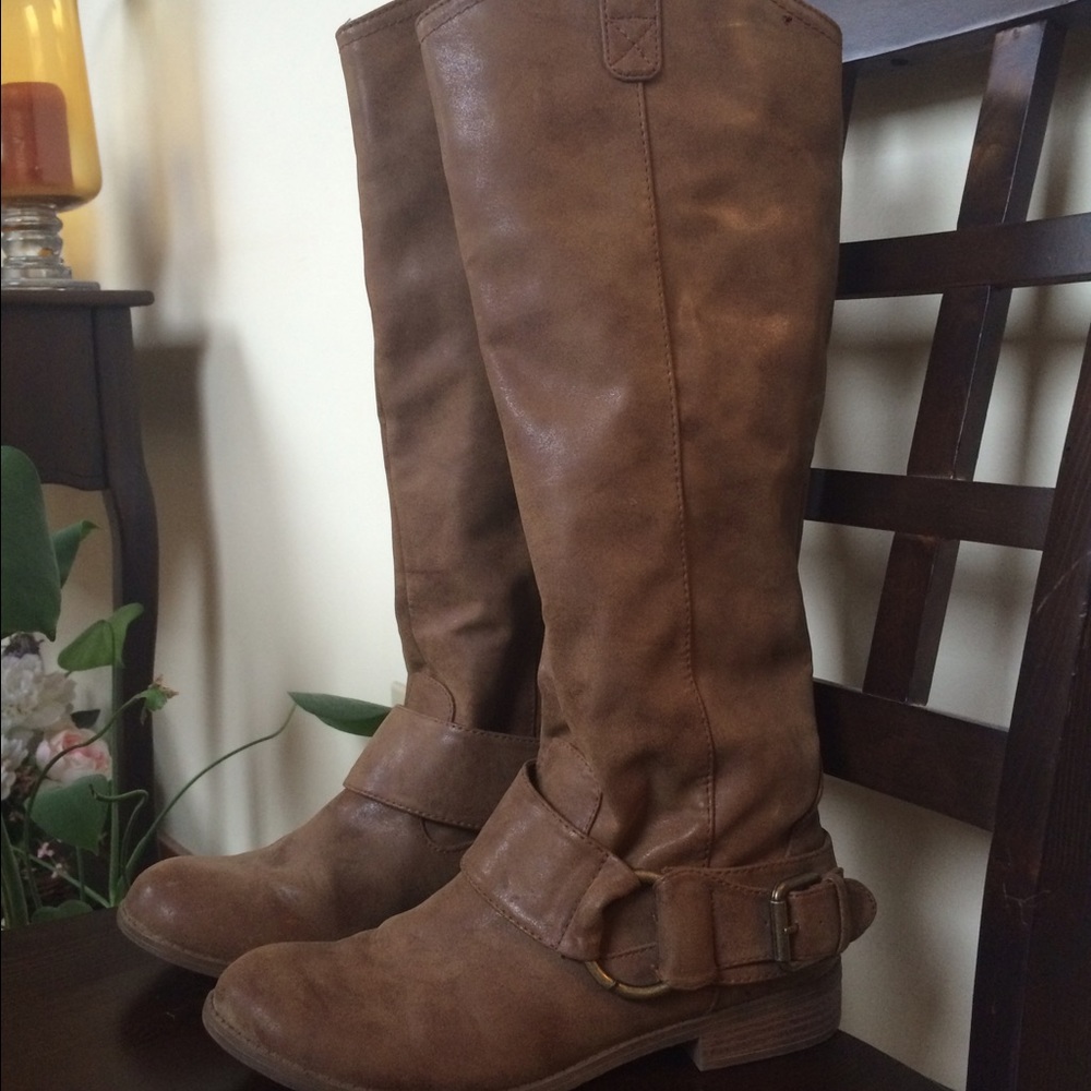 Saddle boots