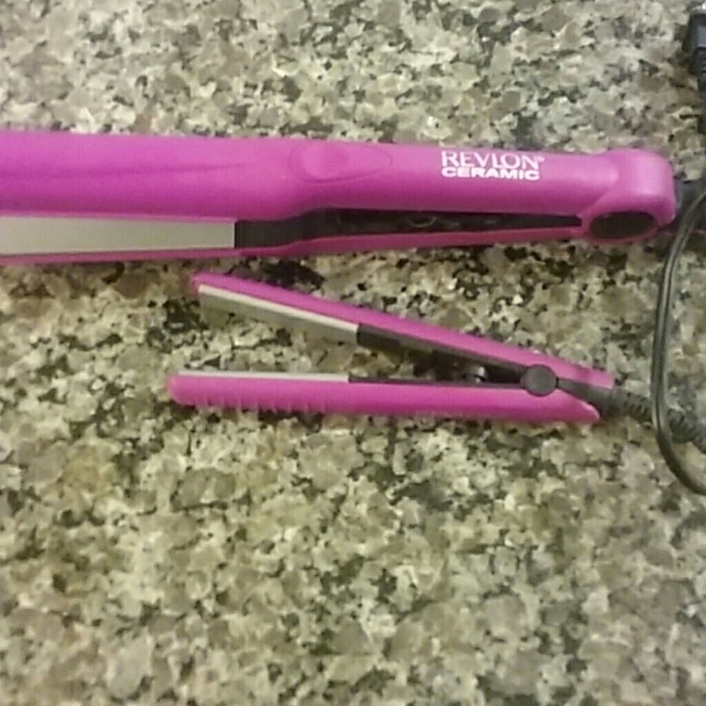 Revlon Ceramic Flat Iron Set
