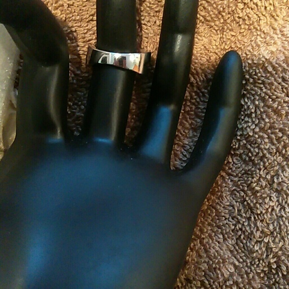 14k white gold sapphire ring - Picture 4 of 4