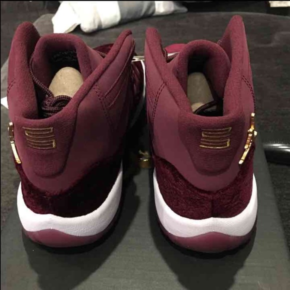 Velvet 11s 6.5y {SOLD💖} - Picture 2 of 4