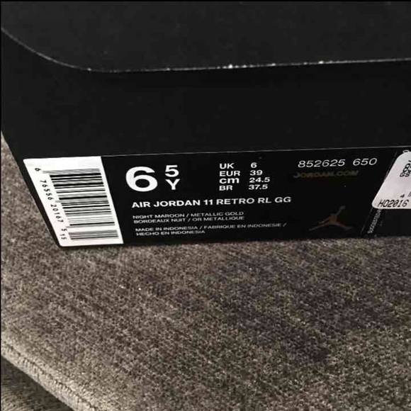 Velvet 11s 6.5y {SOLD💖} - Picture 4 of 4