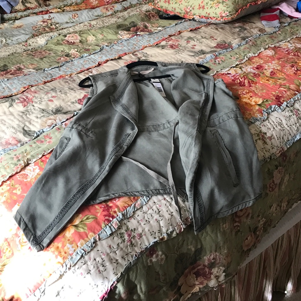 MAX Brand Army Green Vest / SMALL