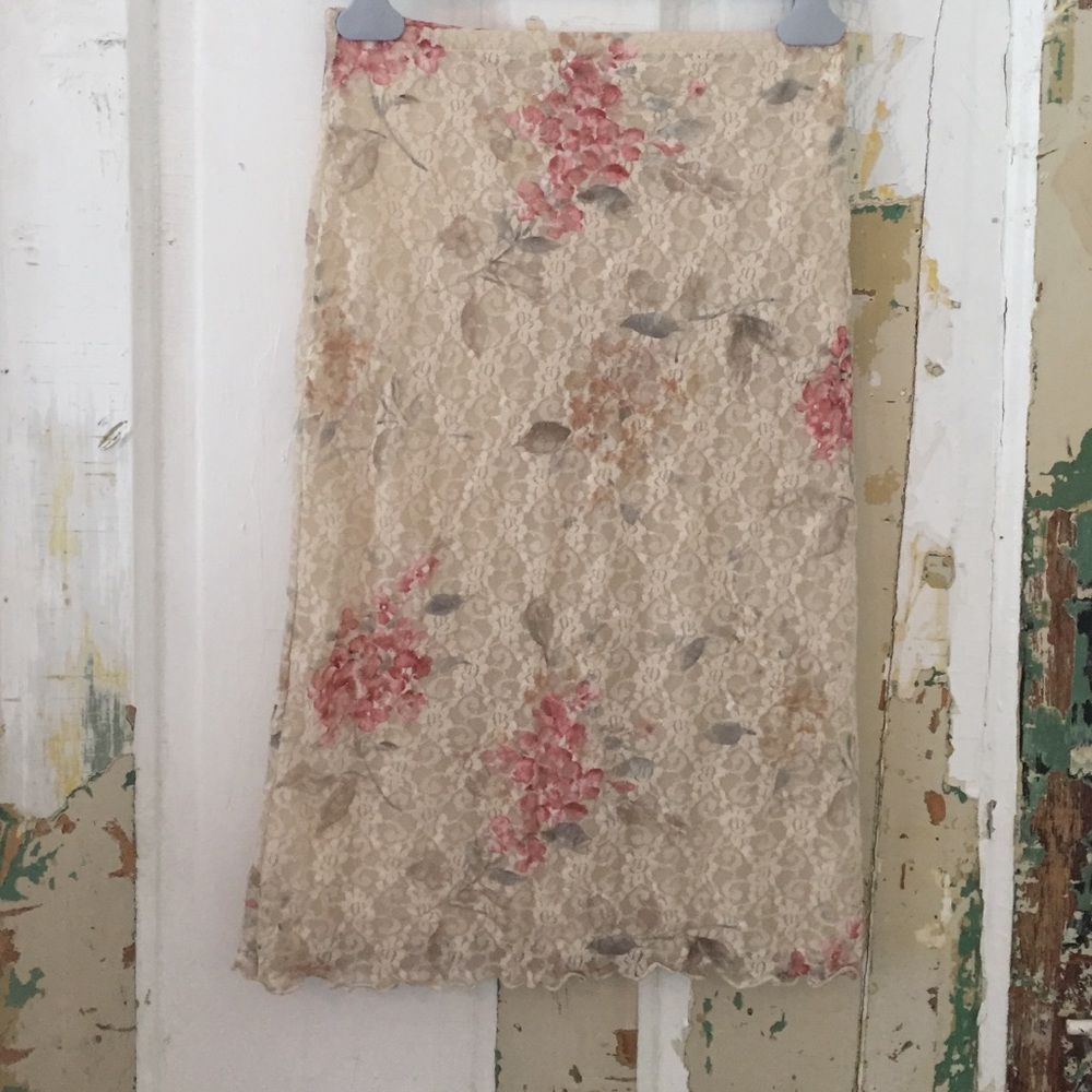 Lace Two-piece - Picture 4 of 4