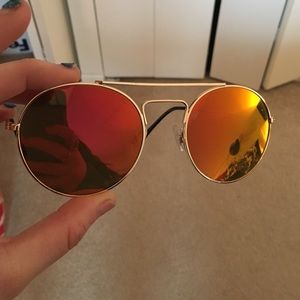 Circular sunglasses