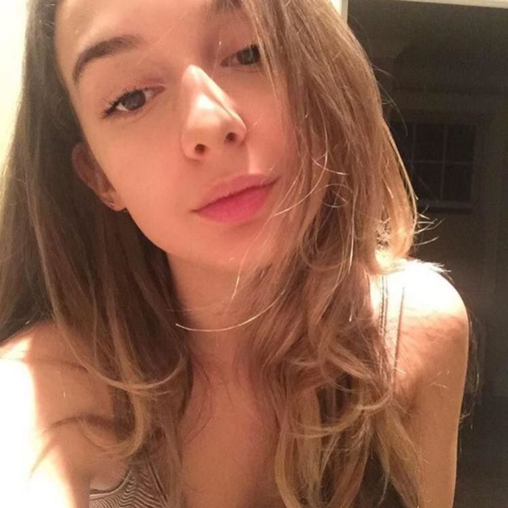 Meet your Posher, Alexia