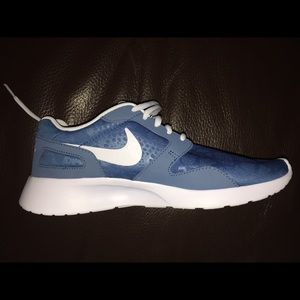 Nike Tennis Shoes