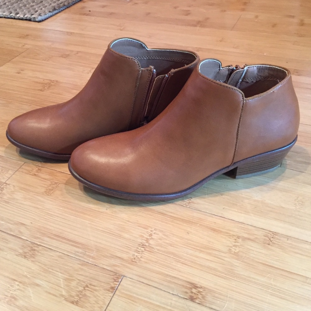 Faux leather tan booties size 8