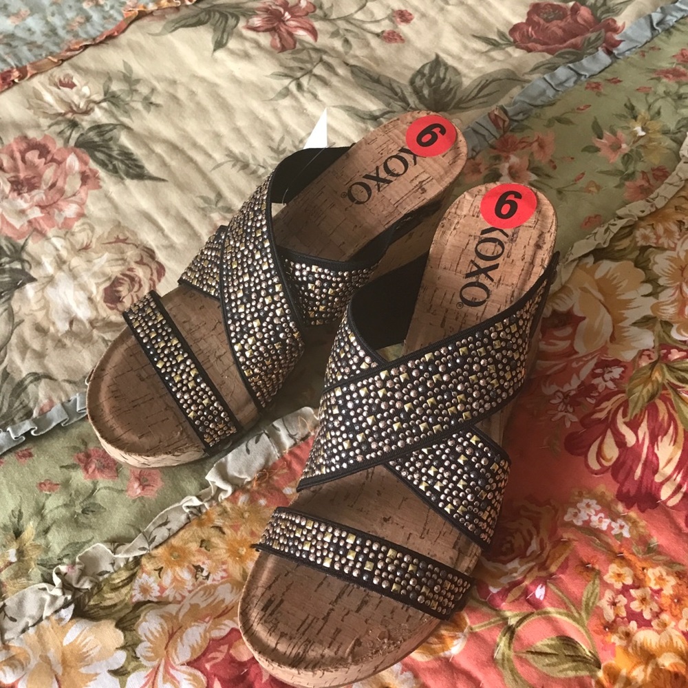 NWOT / 6 / DRESSY WEDGE SANDAL