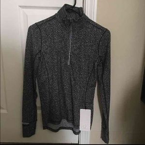 NWT Lululemon Outrun 1/2 Zip size 4