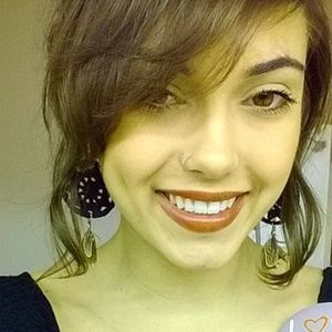 Meet your Posher, Leslie