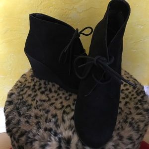 Merona wedge booties😃