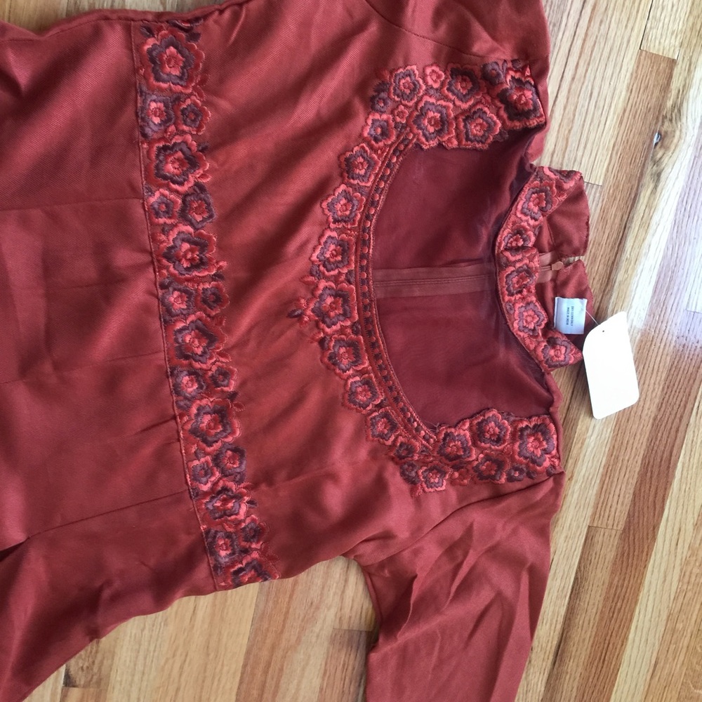 Women's party wear/casual dress - Picture 2 of 2
