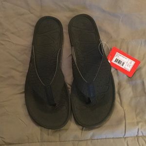 Men's New Balance Vibram Sandal