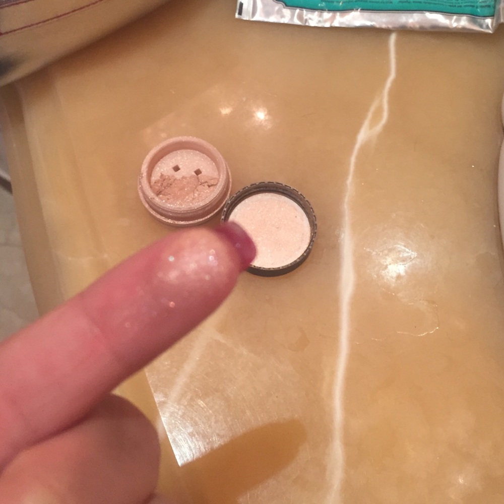 Bare Minerals highlighter