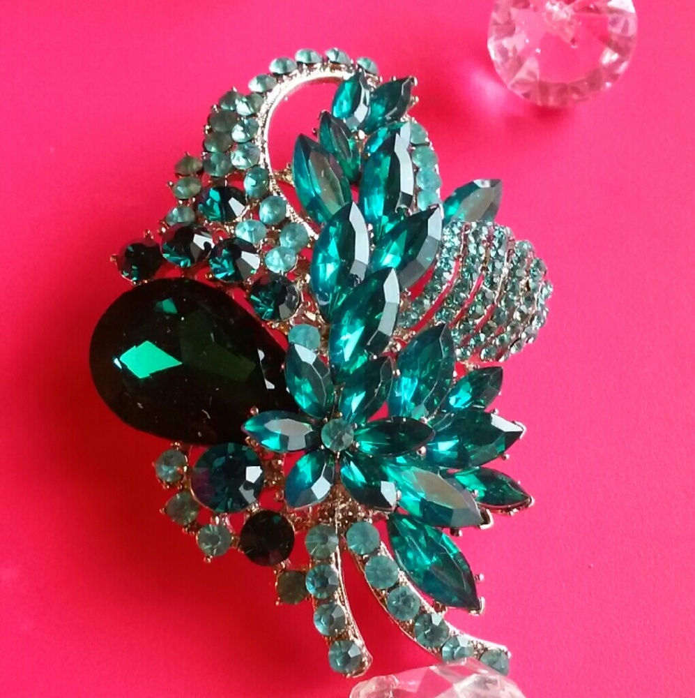 Brooch - Picture 2 of 4