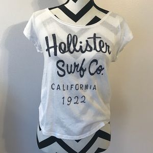 Hollister tee