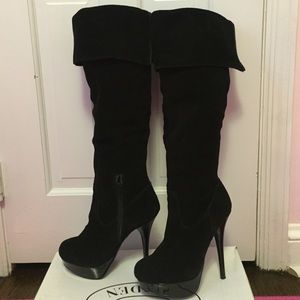 Black suede calgarry over the knee platform boots