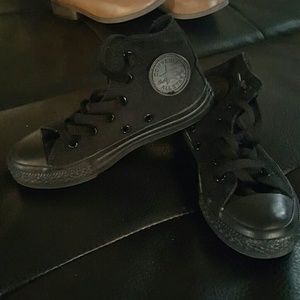 Hi Top black canvas converse