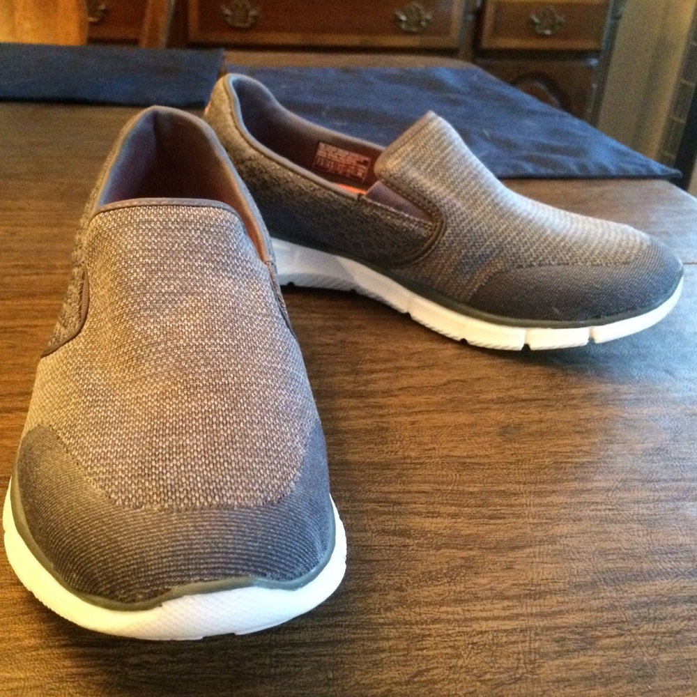 Skechers Women's Equalizer Walking Shoe Sz 7.5