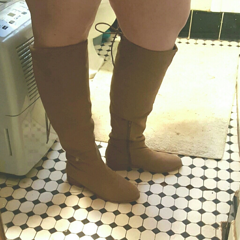 Eloquii wide calf faux suede boots!