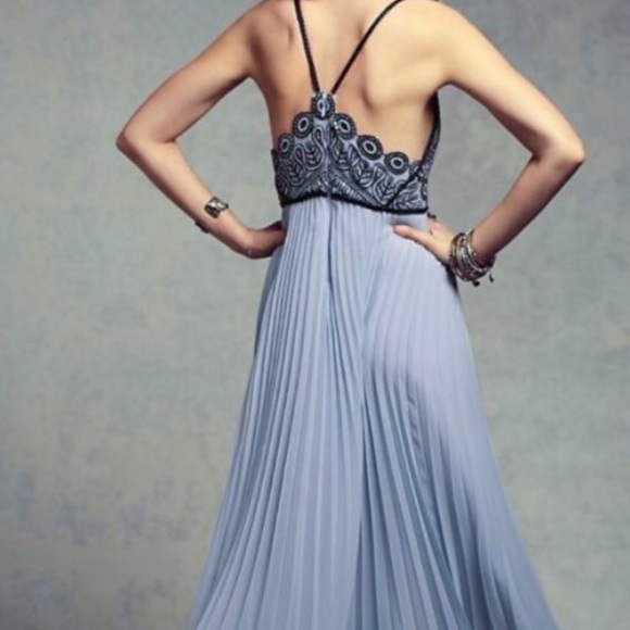 Dress - Picture 2 of 4