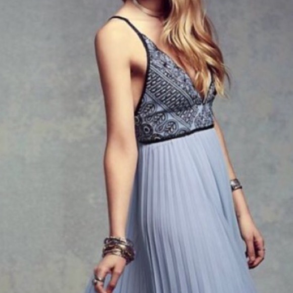 Dress - Picture 4 of 4