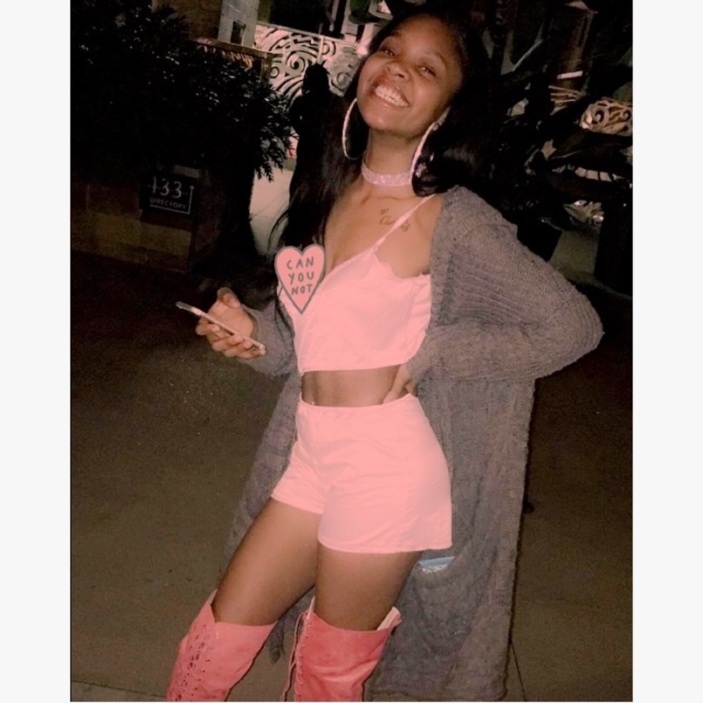 Meet your Posher, Zay