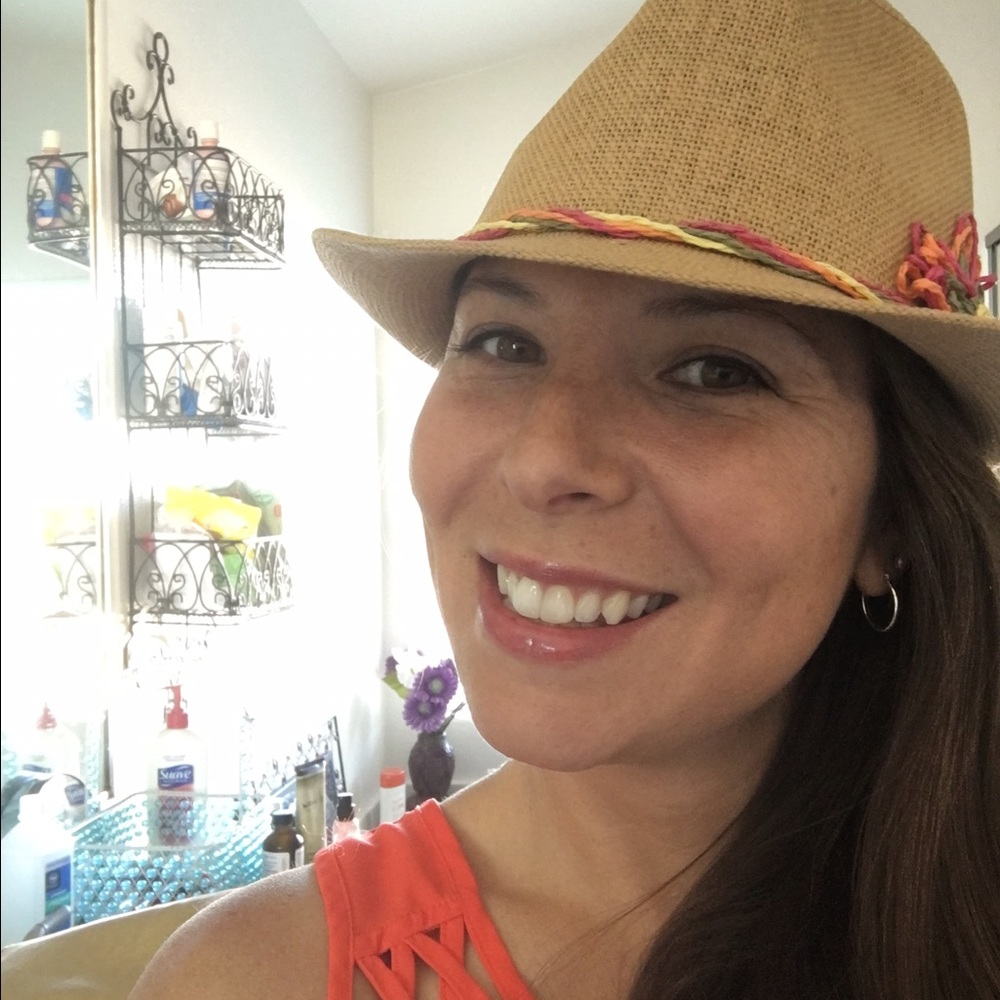 Meet your Posher, Danielle