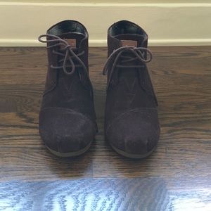 TOMS chocolate brown suede desert wedges
