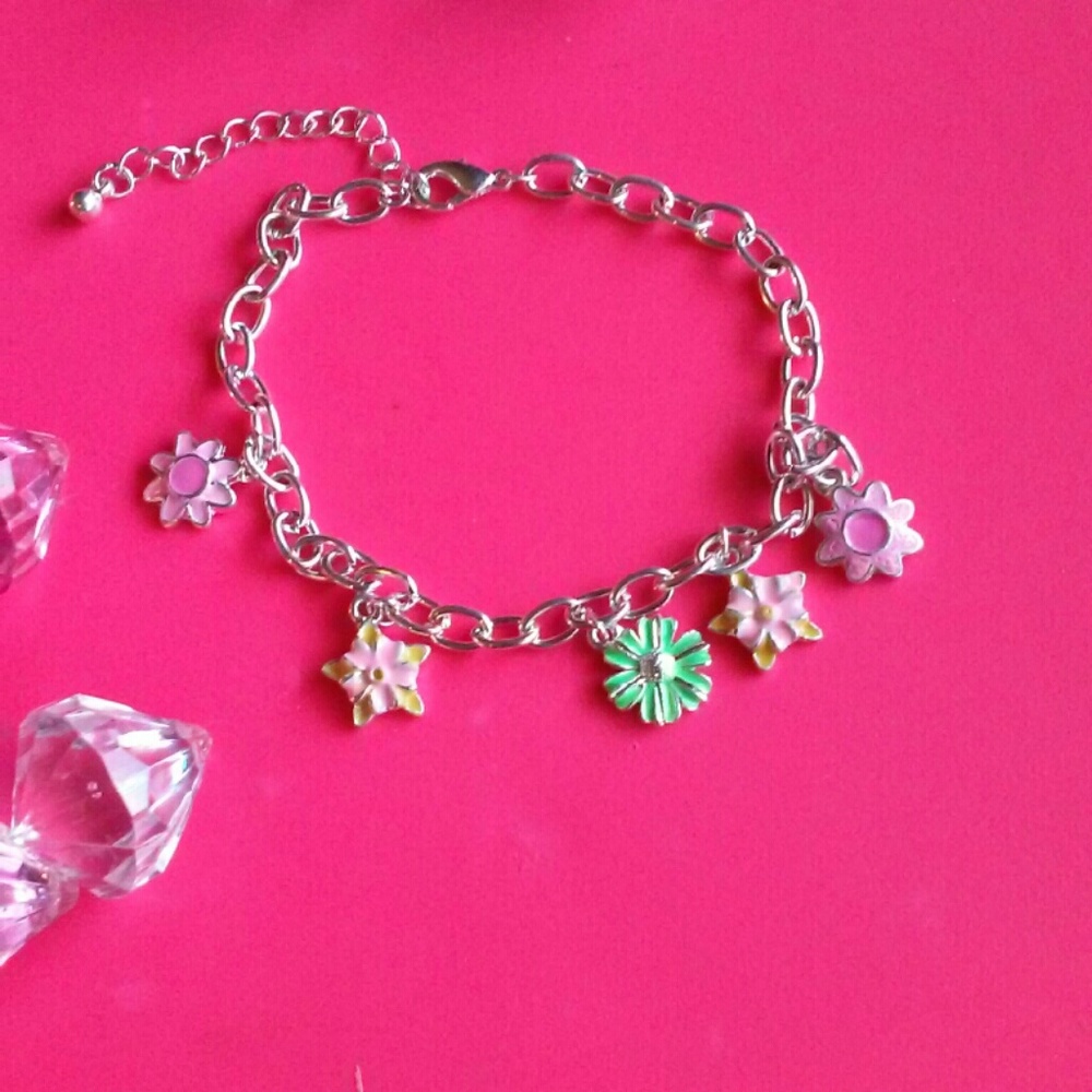Charm bracelet