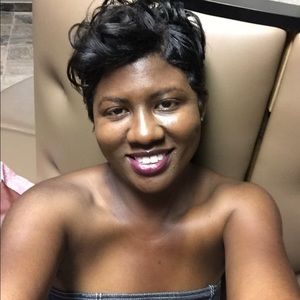 Meet your Posher, Anica