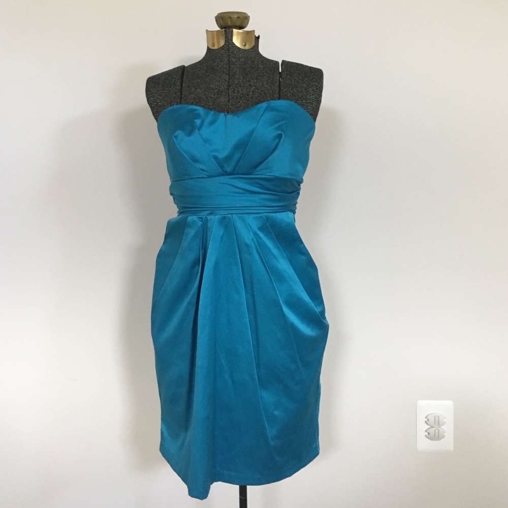 Satin Strapless Sweetheart Dress 👗