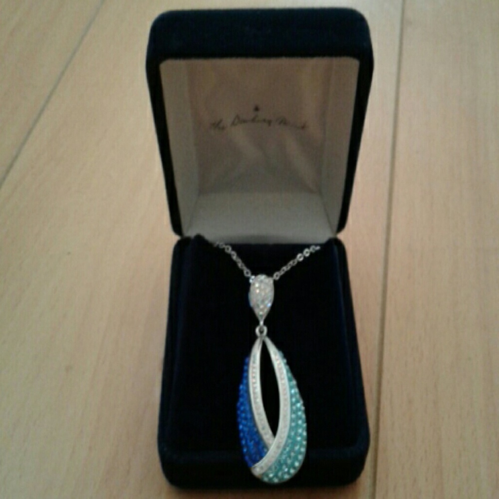 Women's necklace