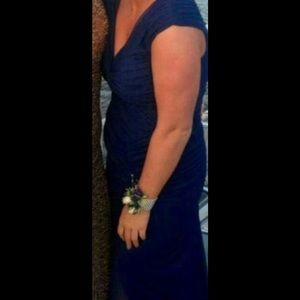 ♥️Sale♥️Adrianna Papell dress size 6