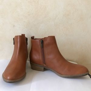 Ankle leather boots