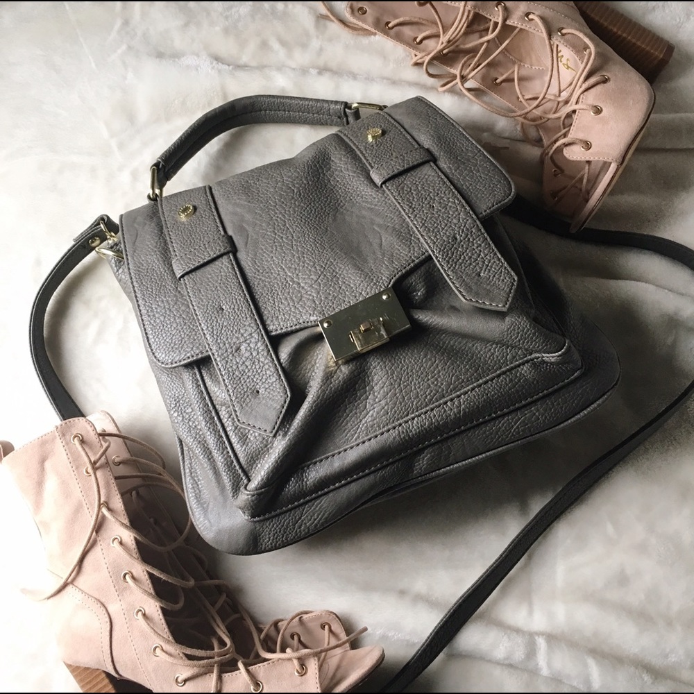Steve Madden Messenger Bag