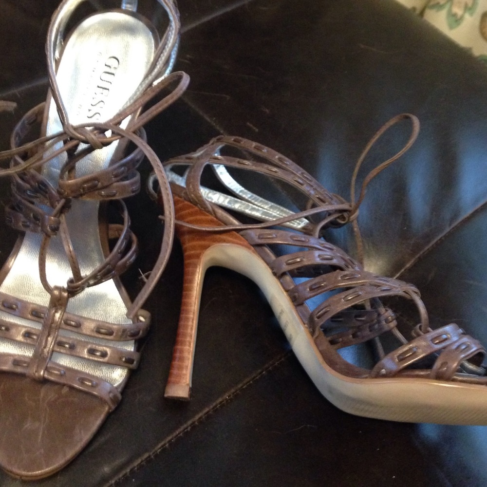GUESS NWOT lace up sandal