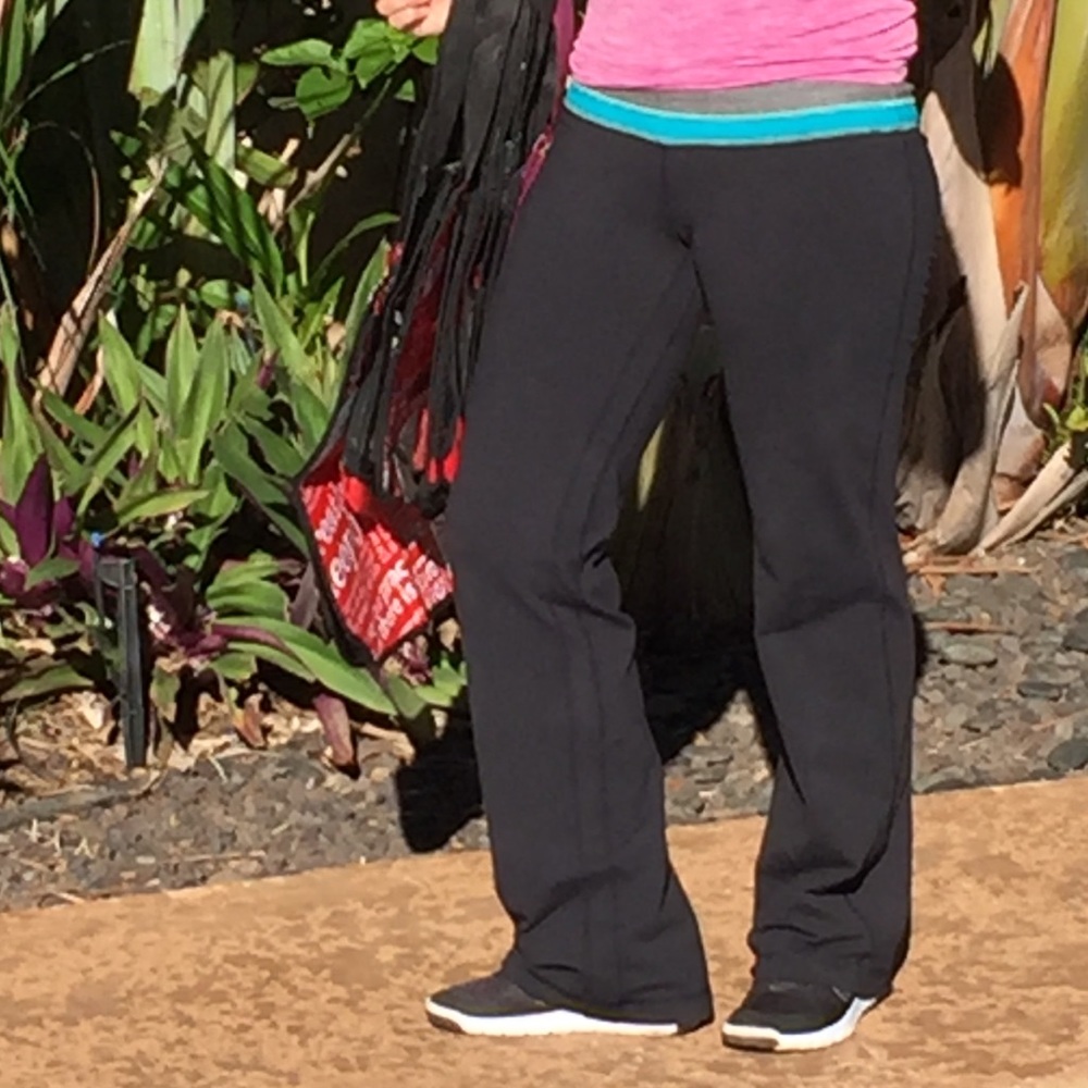 Lululemon straight leg yoga similar to groove pant