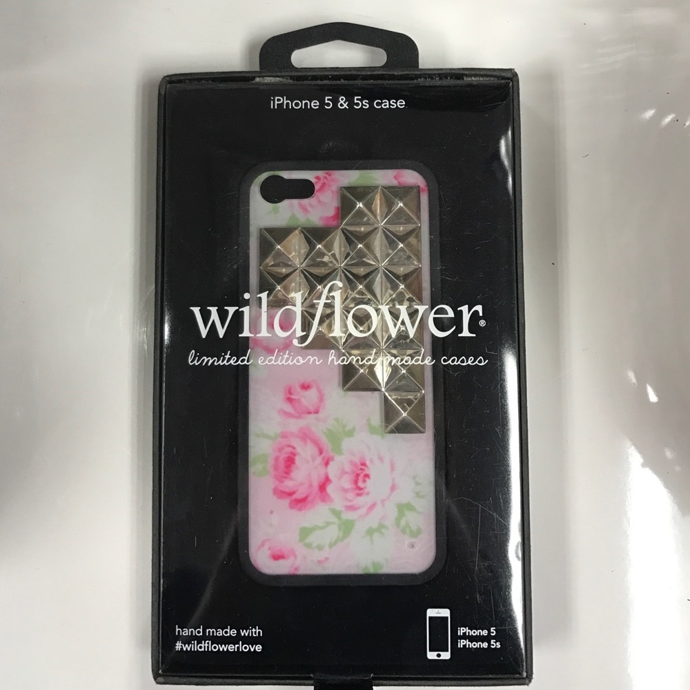 Pink floral studded iPhone 5 & 5s case🌸