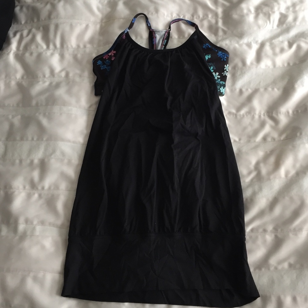 Lululemon sports bra tank size 4