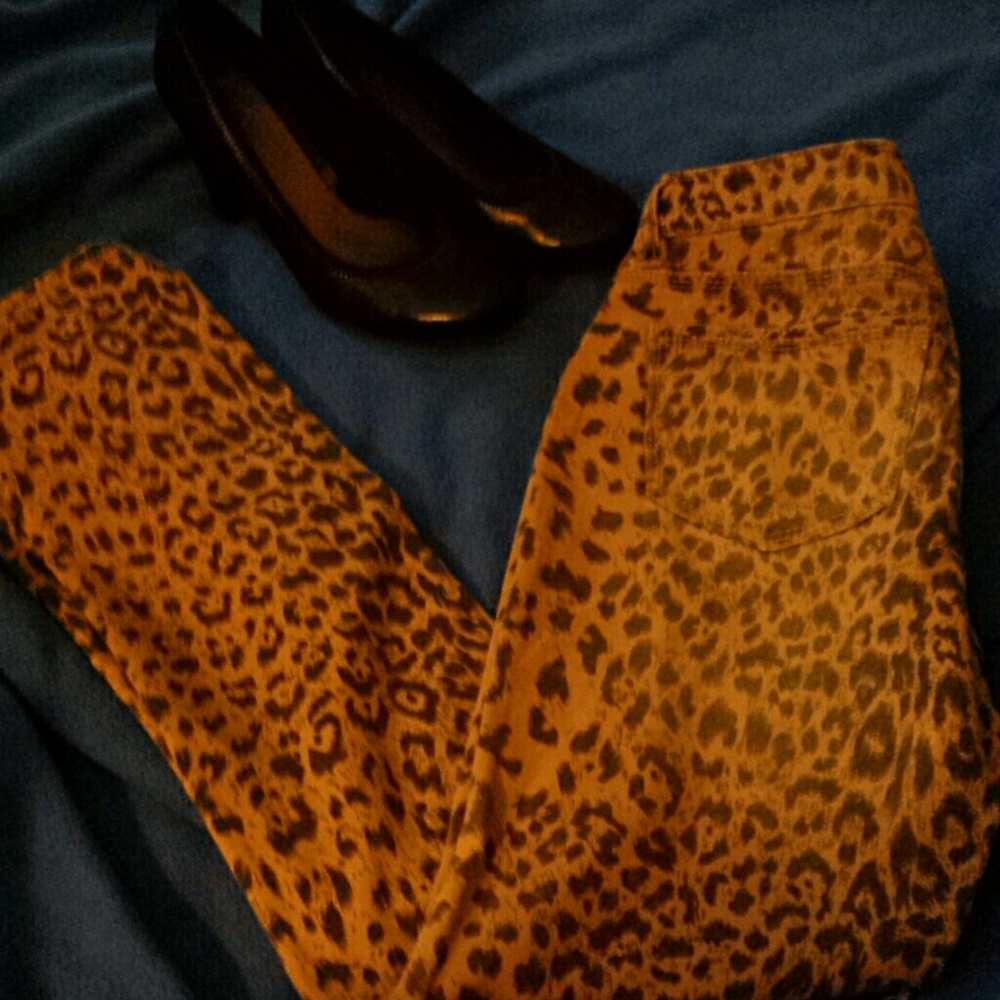Leopard print pants - Picture 2 of 2