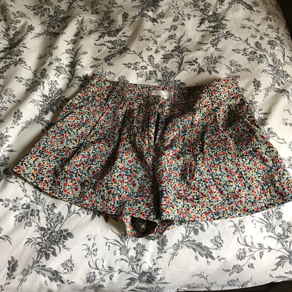 Corey Lynn Calter Silk Floral Shorts, Size 4 - Picture 1 of 4