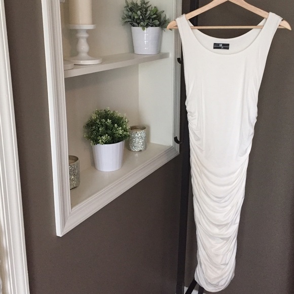 Winter white ruched midi dress - Picture 2 of 4