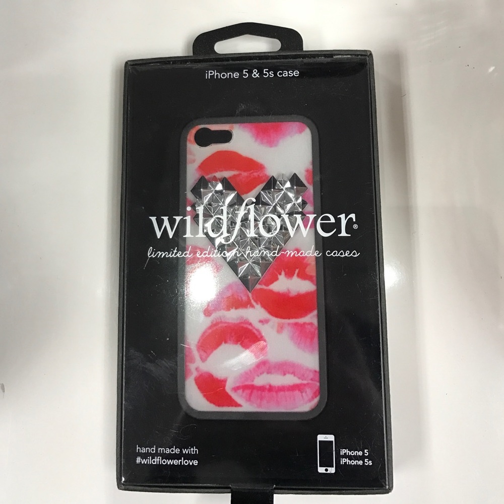 Kiss iPhone 5s case with studded heart detailing💋