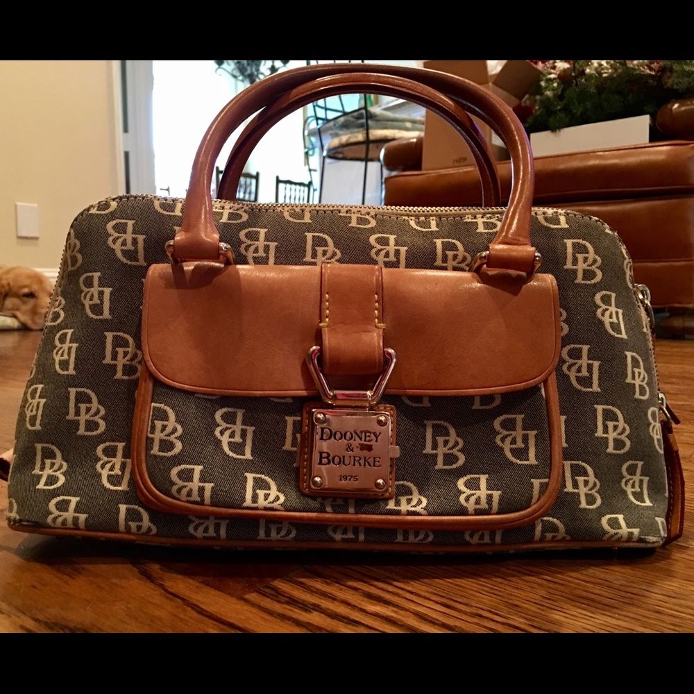 SOLD💰 Dooney & Bourke Small Satchel