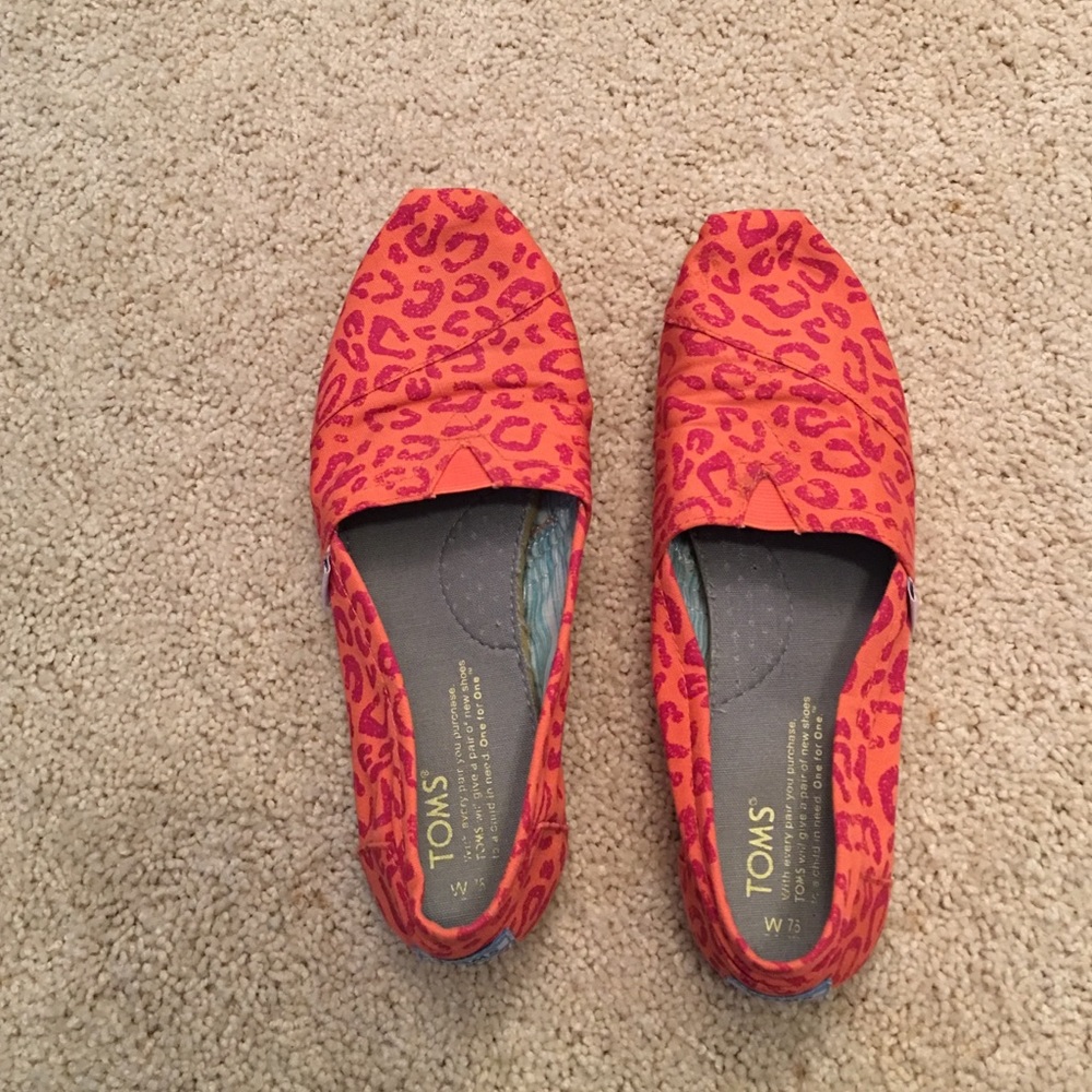 Toms