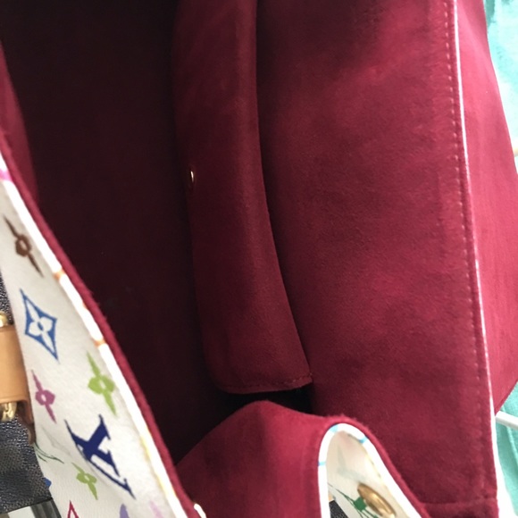 Louis Vuitton - Picture 4 of 4