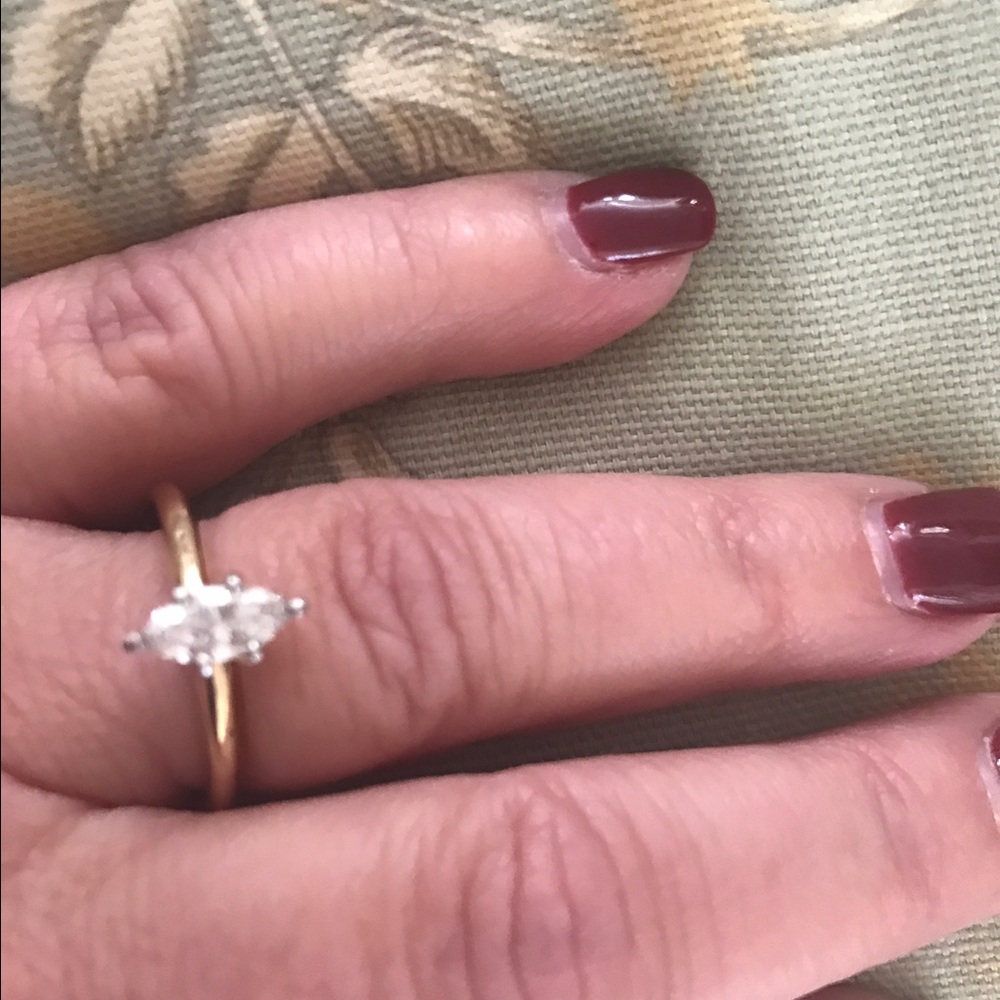 14 KARAT GENUINE DIAMOND RING - Picture 2 of 3